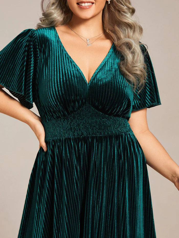 Plus Size A-line V-Neck Short Sleeve Pleated Velvet Fall Wedding Guest Dress/Prom Dresses