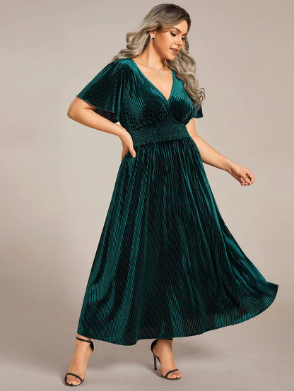 Plus Size A-line V-Neck Short Sleeve Pleated Velvet Fall Wedding Guest Dress/Prom Dresses