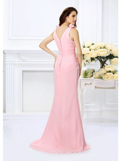 Trumpet/Mermaid V-neck Hand-Made Flower Sleeveless Long Chiffon Bridesmaid Dresses