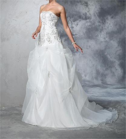 Buyishang Ball Gown Strapless Beading Sleeveless Long Organza Wedding Dresses