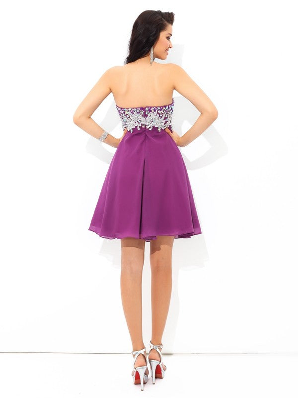 A-Line/Princess Sweetheart Rhinestone Sleeveless Short Chiffon Cocktail Dresses