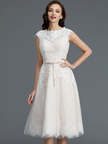 A-Line/Princess Sleeveless Bateau Knee-Length Tulle Wedding Dresses