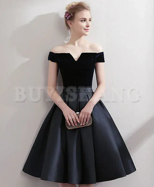 Buyishang Black Satin Short Prom Dress Black Homecoming Dress prom dress in store