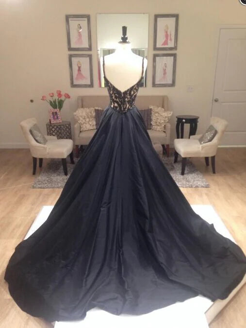 Charming Long A-Line V-Neck Black Lace Prom Dresses Party Dresses