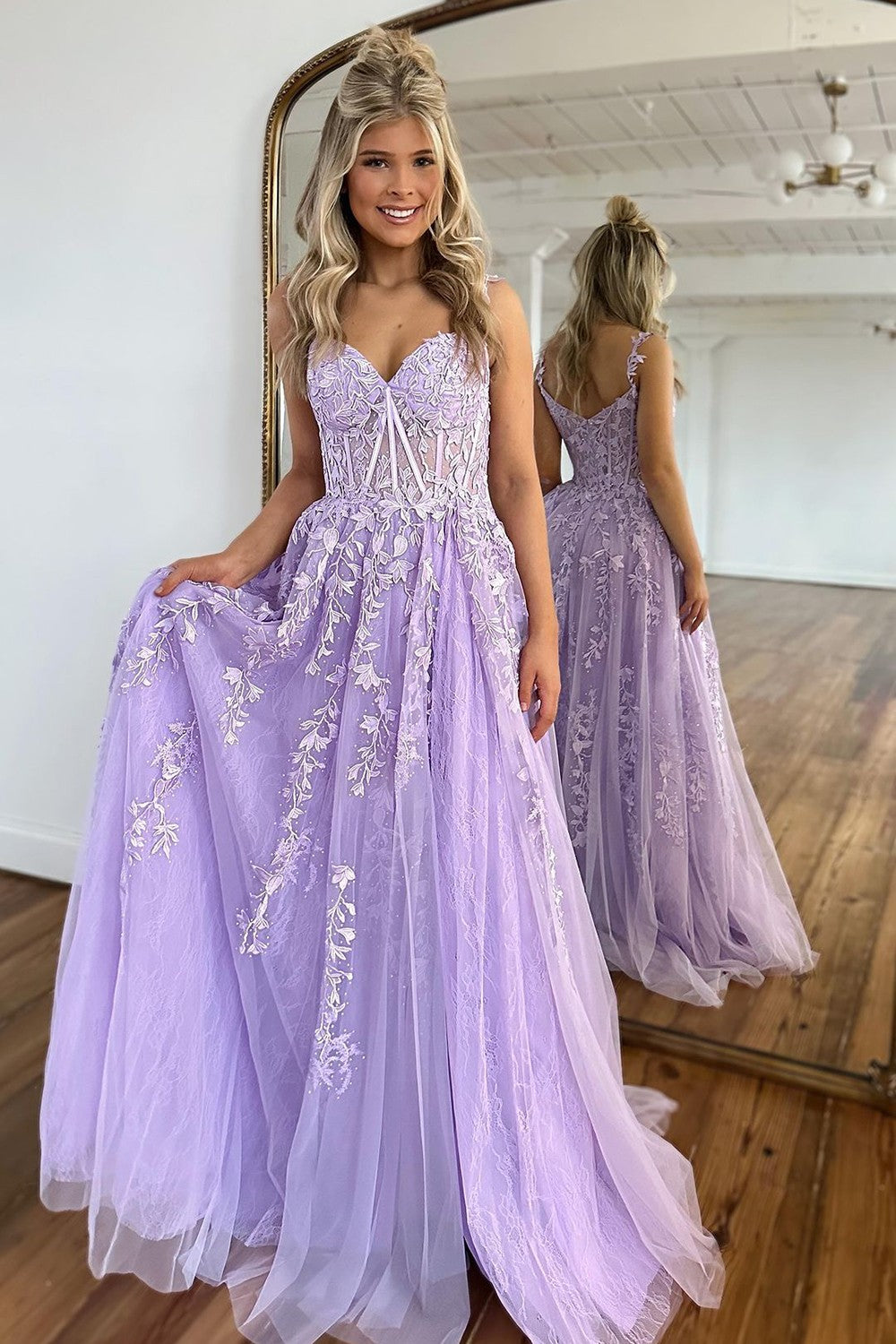 Purple A-Line Spaghetti Straps Zipper Back Long Tulle Prom Dress With Appliques