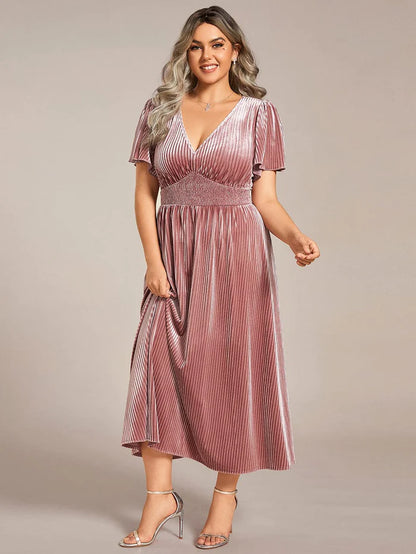 Plus Size A-line V-Neck Short Sleeve Pleated Velvet Fall Wedding Guest Dress/Prom Dresses