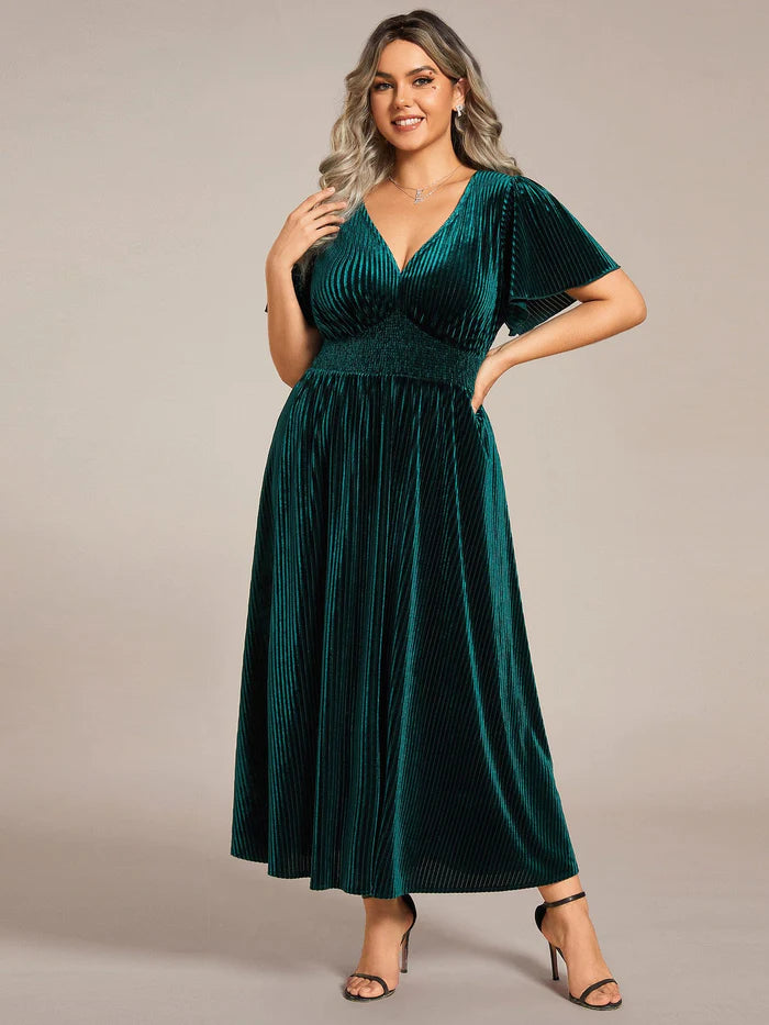 Plus Size A-line V-Neck Short Sleeve Pleated Velvet Fall Wedding Guest Dress/Prom Dresses