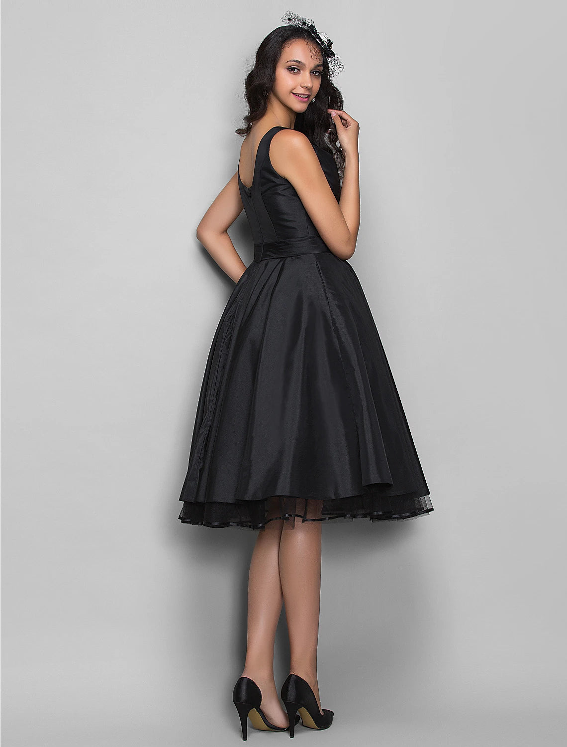 A-Line Cocktail Black Dress Plus Size Vintage Dress Halloween Wedding Guest Knee Length Sleeveless V Neck Taffeta with Pleats Crystals