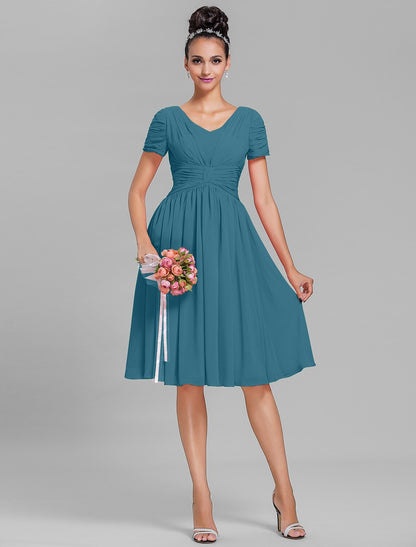 Sheath / Column Bridesmaid Dress V Neck Short Sleeve Vintage Inspired Knee Length Chiffon with Ruched / Draping