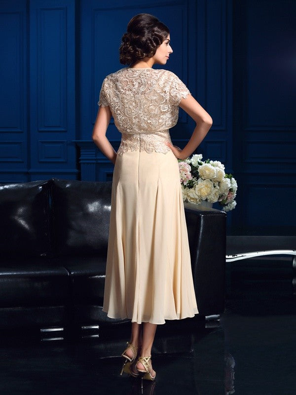 A-Line/Princess Square Applique Sleeveless Short Chiffon Mother of the Bride Dresses