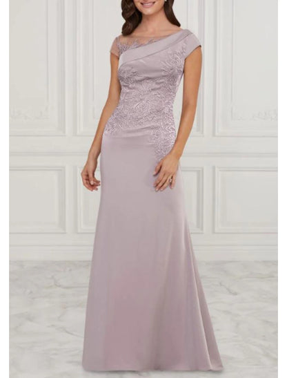 Sheath / Column Mother of the Bride Dress Elegant & Luxurious Bateau Neck Sweep / Brush Train Satin Short Sleeve with Appliques