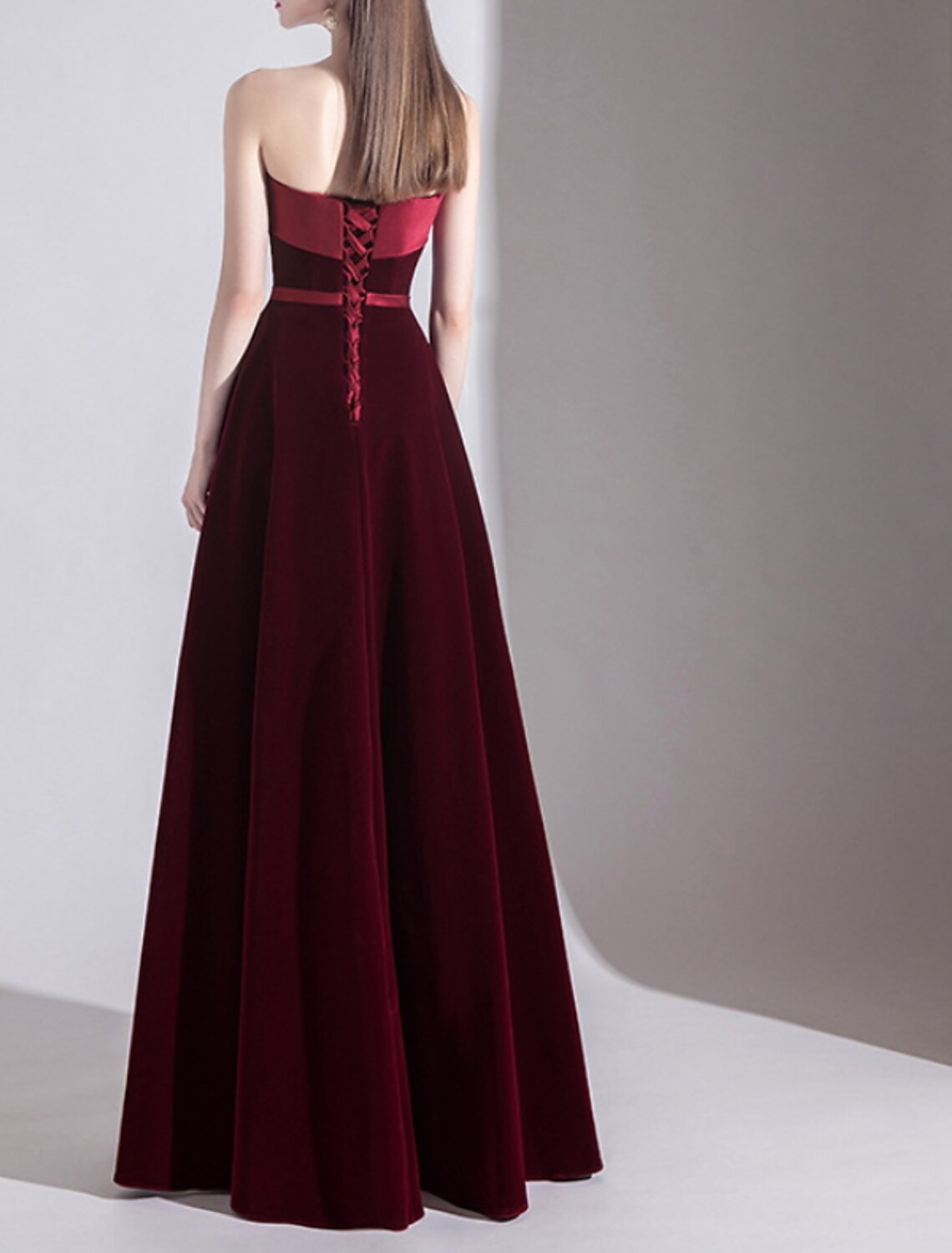 A-Line Bridesmaid Dress Strapless Sleeveless Elegant Floor Length Velvet with Sash / Ribbon