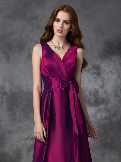 A-line/Princess V-neck Sash/Ribbon/Belt Sleeveless Long Taffeta Bridesmaid Dresses