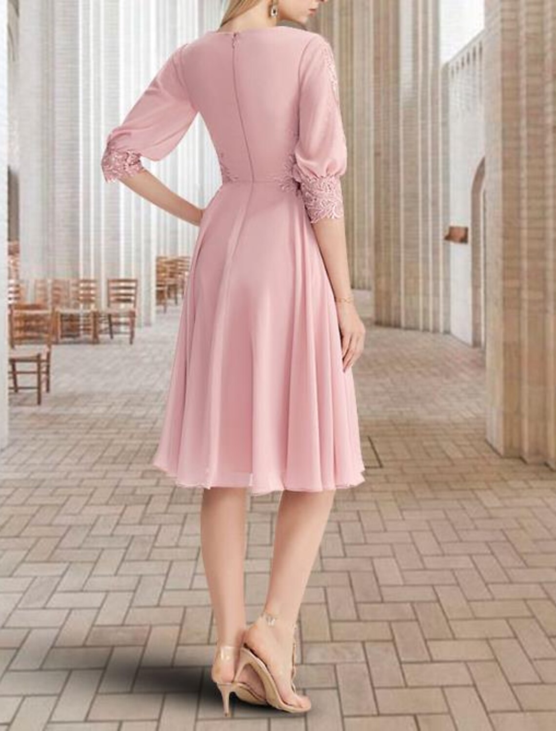 A-Line Mother of the Bride Dress Elegant Sweet Cowl Neck Knee Length Chiffon Lace 3/4 Length Sleeve with Pleats Appliques