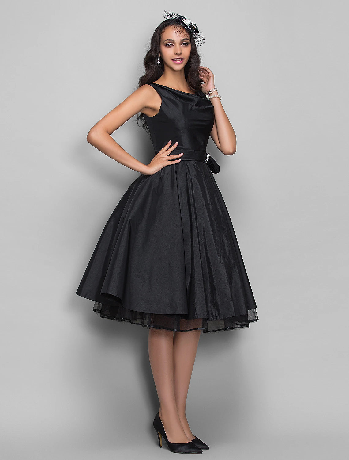 A-Line Cocktail Black Dress Plus Size Vintage Dress Halloween Wedding Guest Knee Length Sleeveless V Neck Taffeta with Pleats Crystals