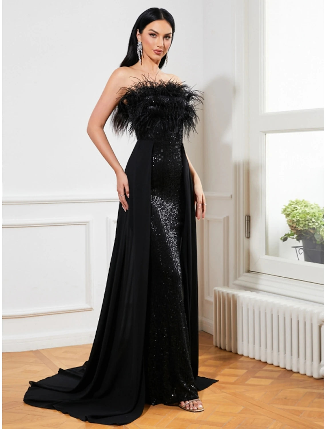 A-Line Evening Gown Black Dress Sparkle & Shine Dress Formal Fall Sweep / Brush Train Sleeveless Strapless Sequined with Feather Glitter